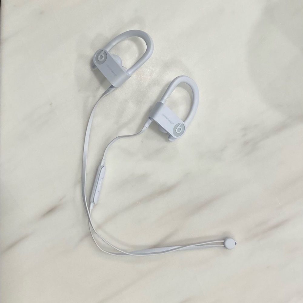 Beats Powerbeats pro Bluetooth headphones